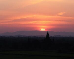 Bagan: Tempel und Sonnenuntergänge in Myanmar erleben