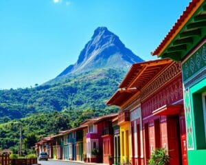 Guatapé: Felsmonolith und bunte Gassen in Kolumbien