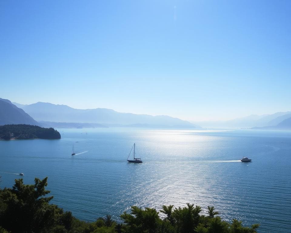 Schifffahrten auf dem Bodensee: Wasser und Berge